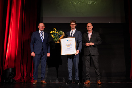 Zlato plaketo Občine Litija je letos prejel Zdravstveni dom Litija, na sliki direktor ZD Litija Mario Bjelčević